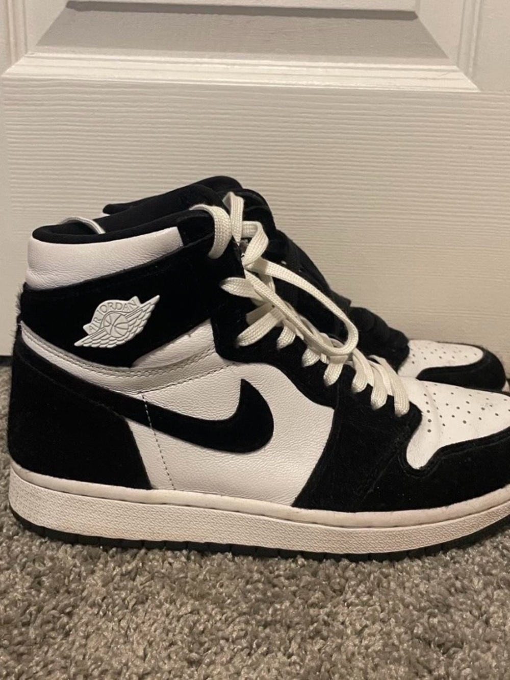 Nike Black White Women’s High-Top Sneakers
